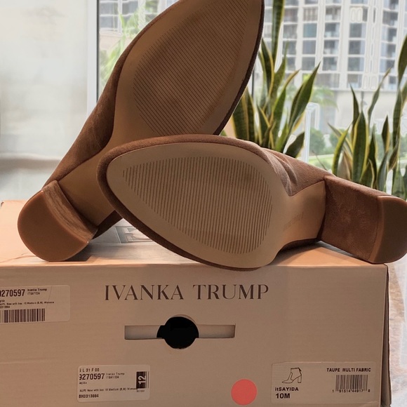 NWT Ivanka Trump Sayida gray suede heeled boots - Picture 3 of 7